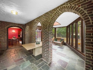 This stunning all-brick 3-bedroom, 2.5-bathroom home built in on Sinnissippi Park Golf Course in Illinois - for sale on GolfHomes.com, golf home, golf lot