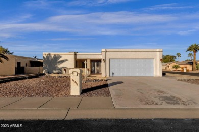 Opportunity awaits in this 2BR/2BA + BONUS ROOM home in the 55+ on Sun Lakes Country Club in Arizona - for sale on GolfHomes.com, golf home, golf lot