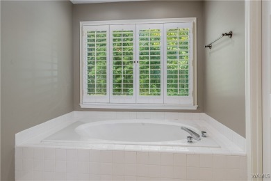 Spacious 4BR/3.5BA home on the NorthRiver Yacht Club golf course on NorthRiver Yacht Club in Alabama - for sale on GolfHomes.com, golf home, golf lot