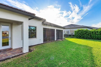 Buyer's Agents Welcome! This 1/3 Acre Waterfront Estate Home on Palm Beach Gardens Golf Course in Florida - for sale on GolfHomes.com, golf home, golf lot