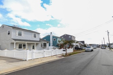 This traditional, split-level home is just waiting for your TLC on The Links At Brigantine Beach in New Jersey - for sale on GolfHomes.com, golf home, golf lot