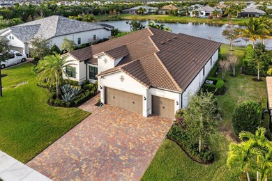 Buyer's Agents Welcome! This 1/3 Acre Waterfront Estate Home on Palm Beach Gardens Golf Course in Florida - for sale on GolfHomes.com, golf home, golf lot