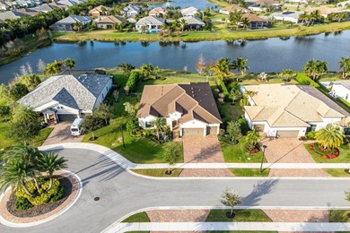 Buyer's Agents Welcome! This 1/3 Acre Waterfront Estate Home on Palm Beach Gardens Golf Course in Florida - for sale on GolfHomes.com, golf home, golf lot