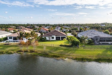Buyer's Agents Welcome! This 1/3 Acre Waterfront Estate Home on Palm Beach Gardens Golf Course in Florida - for sale on GolfHomes.com, golf home, golf lot