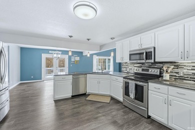 Located in the desirable Eagle Glen subdivision, this spacious 6 on Eagle Glen Golf Club in Indiana - for sale on GolfHomes.com, golf home, golf lot