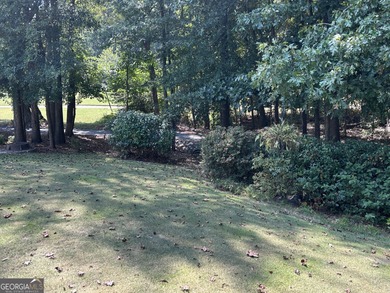 Welcome to this beautifully maintained 3-bedroom, 2-bathroom on Braelinn Golf Club in Georgia - for sale on GolfHomes.com, golf home, golf lot