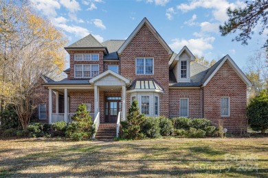 Stunning Home at 2930 Phillips Fairway Drive, Charlotte, NC on Oak Hills Golf Course in North Carolina - for sale on GolfHomes.com, golf home, golf lot