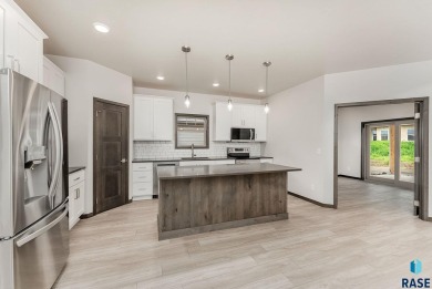 Gorgeous Justice Floor Plan Villa Home in Brandon's Aspen Ridge on Brandon Municipal Golf Course in South Dakota - for sale on GolfHomes.com, golf home, golf lot