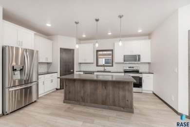 Gorgeous Justice Floor Plan Villa Home in Brandon's Aspen Ridge on Brandon Municipal Golf Course in South Dakota - for sale on GolfHomes.com, golf home, golf lot