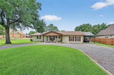 Charming 3-bedroom, 2-bathroom house located in Lake Kiowa, a on Lake Kiowa Golf Course in Texas - for sale on GolfHomes.com, golf home, golf lot