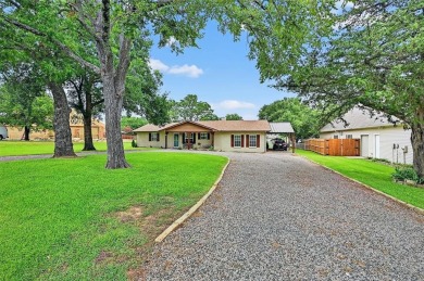 Charming 3-bedroom, 2-bathroom house located in Lake Kiowa, a on Lake Kiowa Golf Course in Texas - for sale on GolfHomes.com, golf home, golf lot
