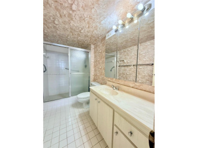 INVESTORS ALERT! !PRICE TO SELL - MOTIVATED SELLER! This 2/2 on The Diplomat Golf Resort and Spa in Florida - for sale on GolfHomes.com, golf home, golf lot