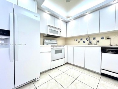 INVESTORS ALERT! !PRICE TO SELL - MOTIVATED SELLER! This 2/2 on The Diplomat Golf Resort and Spa in Florida - for sale on GolfHomes.com, golf home, golf lot