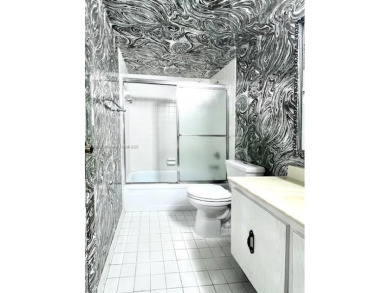 INVESTORS ALERT! !PRICE TO SELL - MOTIVATED SELLER! This 2/2 on The Diplomat Golf Resort and Spa in Florida - for sale on GolfHomes.com, golf home, golf lot