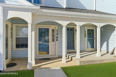 Welcome to this lovely 2-bedroom, 2-bath upper-level condo in on Raintree Golf Course in New Jersey - for sale on GolfHomes.com, golf home, golf lot