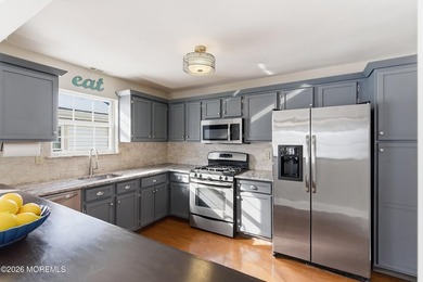 Welcome to this lovely 2-bedroom, 2-bath upper-level condo in on Raintree Golf Course in New Jersey - for sale on GolfHomes.com, golf home, golf lot