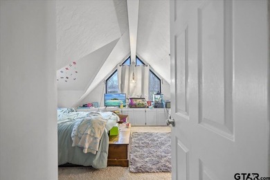 Welcome to this wonderful 3 bedroom, 2.5 bath home located on on Hide-A-Way Lake Golf Course in Texas - for sale on GolfHomes.com, golf home, golf lot