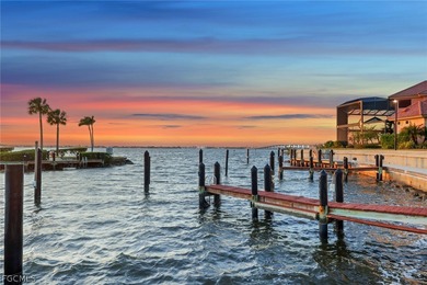 Unbeatable Price, Endless Potential, Million-Dollar Views!!! on The Landings Yacht, Golf and Tennis Club in Florida - for sale on GolfHomes.com, golf home, golf lot