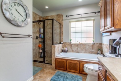 Gorgeous and inviting home located in golf course community!!! on Pheasant Run in Oklahoma - for sale on GolfHomes.com, golf home, golf lot