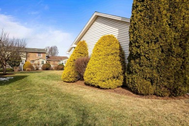 This well-maintained, duplex offers one-level living in an on Shenvalee Golf Club in Virginia - for sale on GolfHomes.com, golf home, golf lot