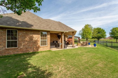 Gorgeous and inviting home located in golf course community!!! on Pheasant Run in Oklahoma - for sale on GolfHomes.com, golf home, golf lot