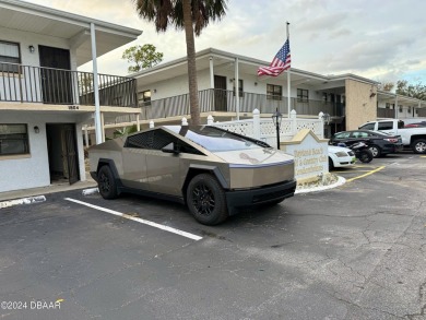 This charming 2-bedroom, 2-bathroom apartment offers a fantastic on Daytona Beach Golf Club in Florida - for sale on GolfHomes.com, golf home, golf lot