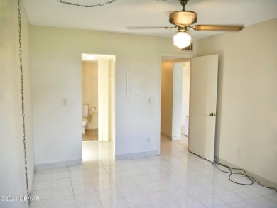 This charming 2-bedroom, 2-bathroom apartment offers a fantastic on Daytona Beach Golf Club in Florida - for sale on GolfHomes.com, golf home, golf lot