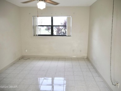 This charming 2-bedroom, 2-bathroom apartment offers a fantastic on Daytona Beach Golf Club in Florida - for sale on GolfHomes.com, golf home, golf lot