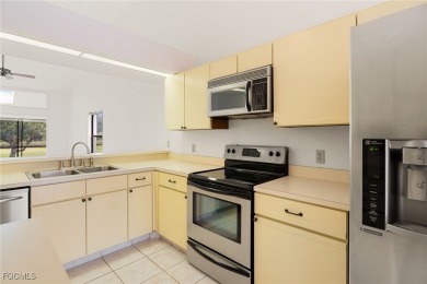 Welcome home to this beautiful 2 bedroom, 2 bath Villa in the on Cross Creek Country Club in Florida - for sale on GolfHomes.com, golf home, golf lot