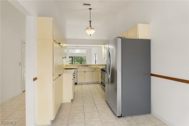 Welcome home to this beautiful 2 bedroom, 2 bath Villa in the on Cross Creek Country Club in Florida - for sale on GolfHomes.com, golf home, golf lot