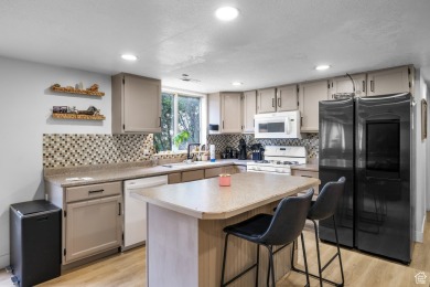 Come see this beautiful home in a choice mountain side location on Spanish Oaks Golf Course in Utah - for sale on GolfHomes.com, golf home, golf lot