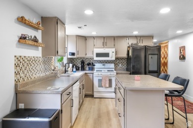 Come see this beautiful home in a choice mountain side location on Spanish Oaks Golf Course in Utah - for sale on GolfHomes.com, golf home, golf lot