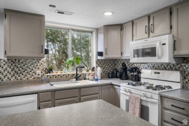 Come see this beautiful home in a choice mountain side location on Spanish Oaks Golf Course in Utah - for sale on GolfHomes.com, golf home, golf lot
