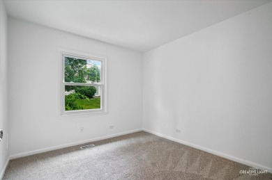 Enjoy low-maintenance living in this updated 2-bedroom ranch on Boughton Ridge Golf Course in Illinois - for sale on GolfHomes.com, golf home, golf lot