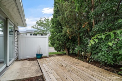Enjoy low-maintenance living in this updated 2-bedroom ranch on Boughton Ridge Golf Course in Illinois - for sale on GolfHomes.com, golf home, golf lot