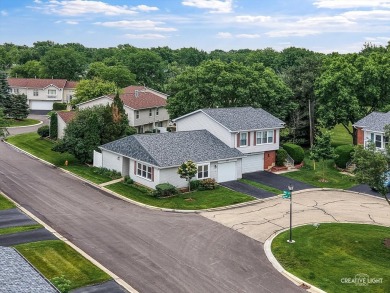 Enjoy low-maintenance living in this updated 2-bedroom ranch on Boughton Ridge Golf Course in Illinois - for sale on GolfHomes.com, golf home, golf lot