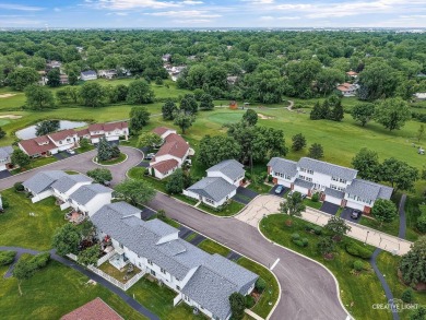 Enjoy low-maintenance living in this updated 2-bedroom ranch on Boughton Ridge Golf Course in Illinois - for sale on GolfHomes.com, golf home, golf lot