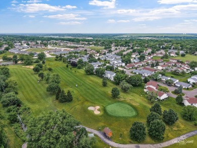 Enjoy low-maintenance living in this updated 2-bedroom ranch on Boughton Ridge Golf Course in Illinois - for sale on GolfHomes.com, golf home, golf lot