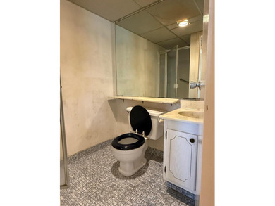 Welcome to 580 Brittany M! This ground-floor 2BR/2BA condo on Kings Point Golf -Flanders Way in Florida - for sale on GolfHomes.com, golf home, golf lot