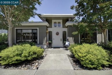 Beautifully remodeled 2 bed, 1.5 bath Golden Gate model with no on Rossmoor Golf Course in California - for sale on GolfHomes.com, golf home, golf lot