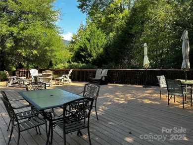 Apple Valley Farm Resort consists of 46 privately owned on Rumbling Bald Resort on Lake Lure in North Carolina - for sale on GolfHomes.com, golf home, golf lot