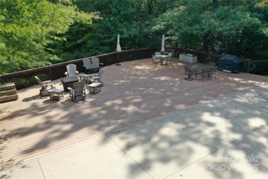 Apple Valley Farm Resort consists of 46 privately owned on Rumbling Bald Resort on Lake Lure in North Carolina - for sale on GolfHomes.com, golf home, golf lot