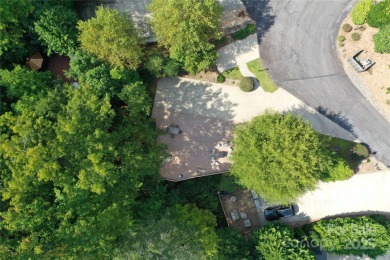 Apple Valley Farm Resort consists of 46 privately owned on Rumbling Bald Resort on Lake Lure in North Carolina - for sale on GolfHomes.com, golf home, golf lot