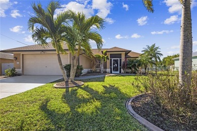 This inviting 3 bedroom, 2 bathroom pool home offers easy on Palmetto-Pine Country Club in Florida - for sale on GolfHomes.com, golf home, golf lot
