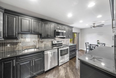 Fully furnished, first-floor, true 3-bedroom condo with on  in Florida - for sale on GolfHomes.com, golf home, golf lot