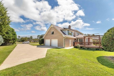 This Beautiful Brick 4BR-3.5BA home is located on an extra-large on Santee-Cooper Country Club in South Carolina - for sale on GolfHomes.com, golf home, golf lot