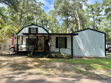 This stunning 2-bedroom, 2-bath partially furnished manufactured on Pendleton Harbor in Texas - for sale on GolfHomes.com, golf home, golf lot