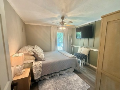 This stunning 2-bedroom, 2-bath partially furnished manufactured on Pendleton Harbor in Texas - for sale on GolfHomes.com, golf home, golf lot