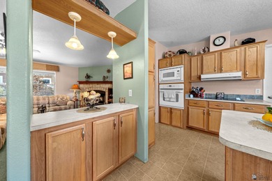 Welcome to your perfect desert retreat! This well-maintained 3 on Foothills Executive Golf Course in Arizona - for sale on GolfHomes.com, golf home, golf lot