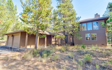 Welcome to 15 White Elm, this home has been with the same family on Sunriver Woodlands Golf Course in Oregon - for sale on GolfHomes.com, golf home, golf lot